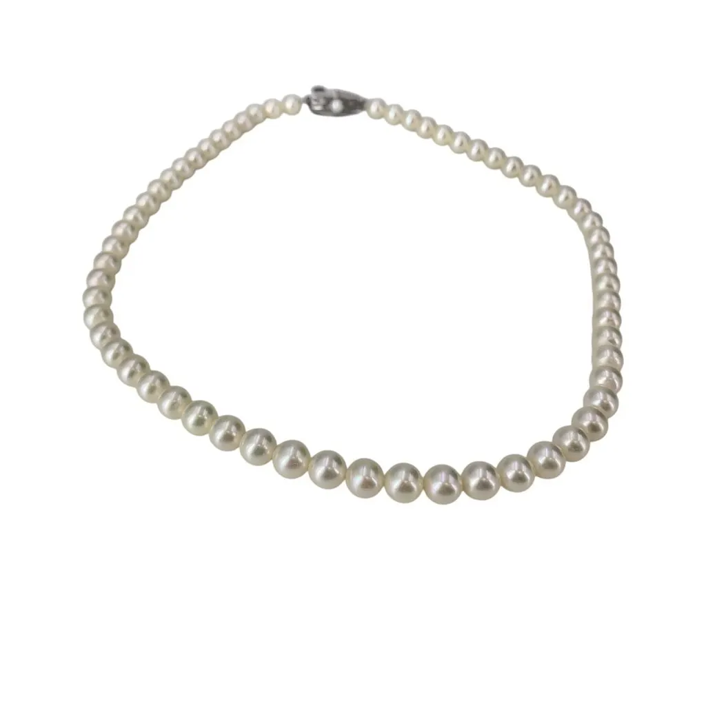 Unsigned Necklace White Lace Good - Box View