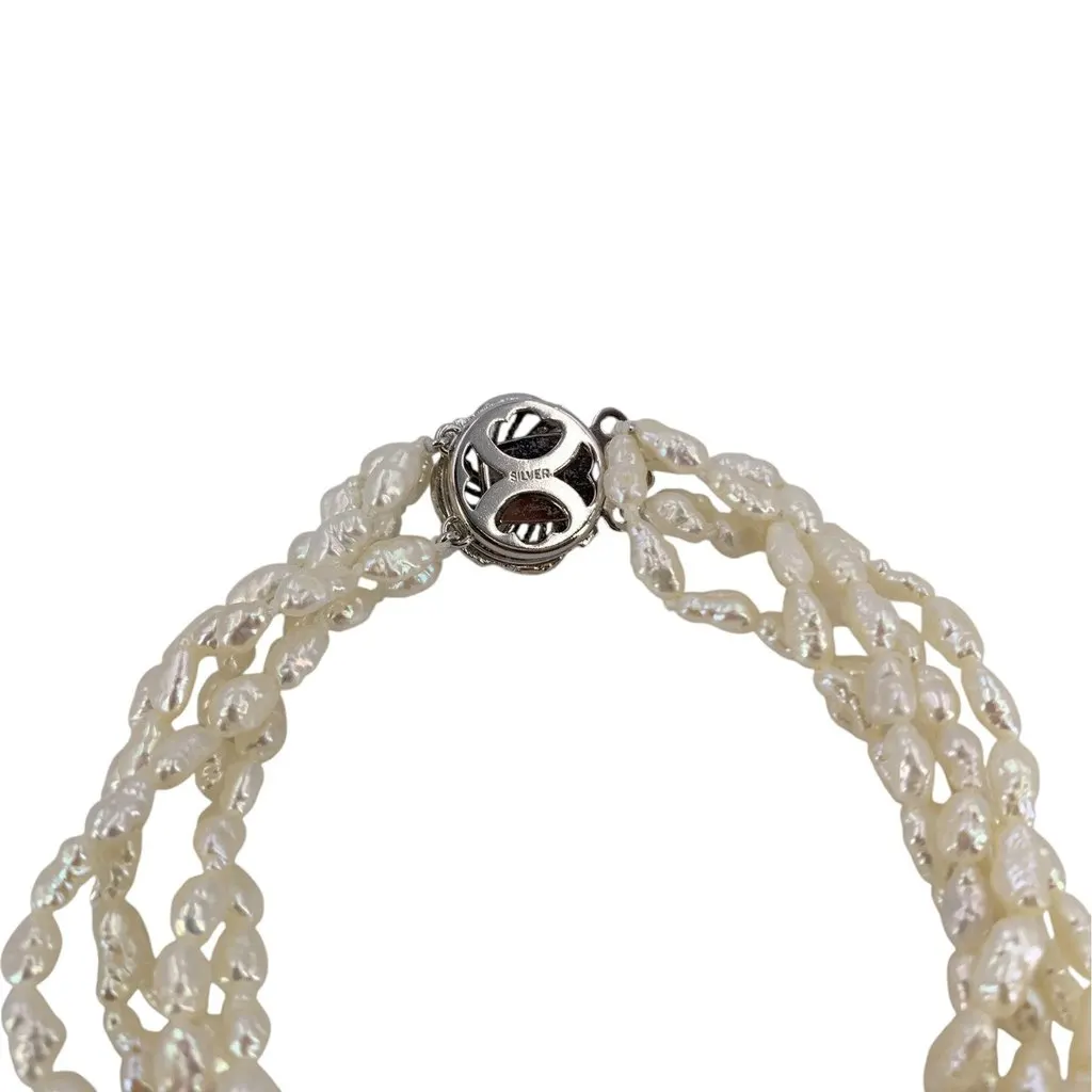 Unsigned Bracelet White Good - Model View