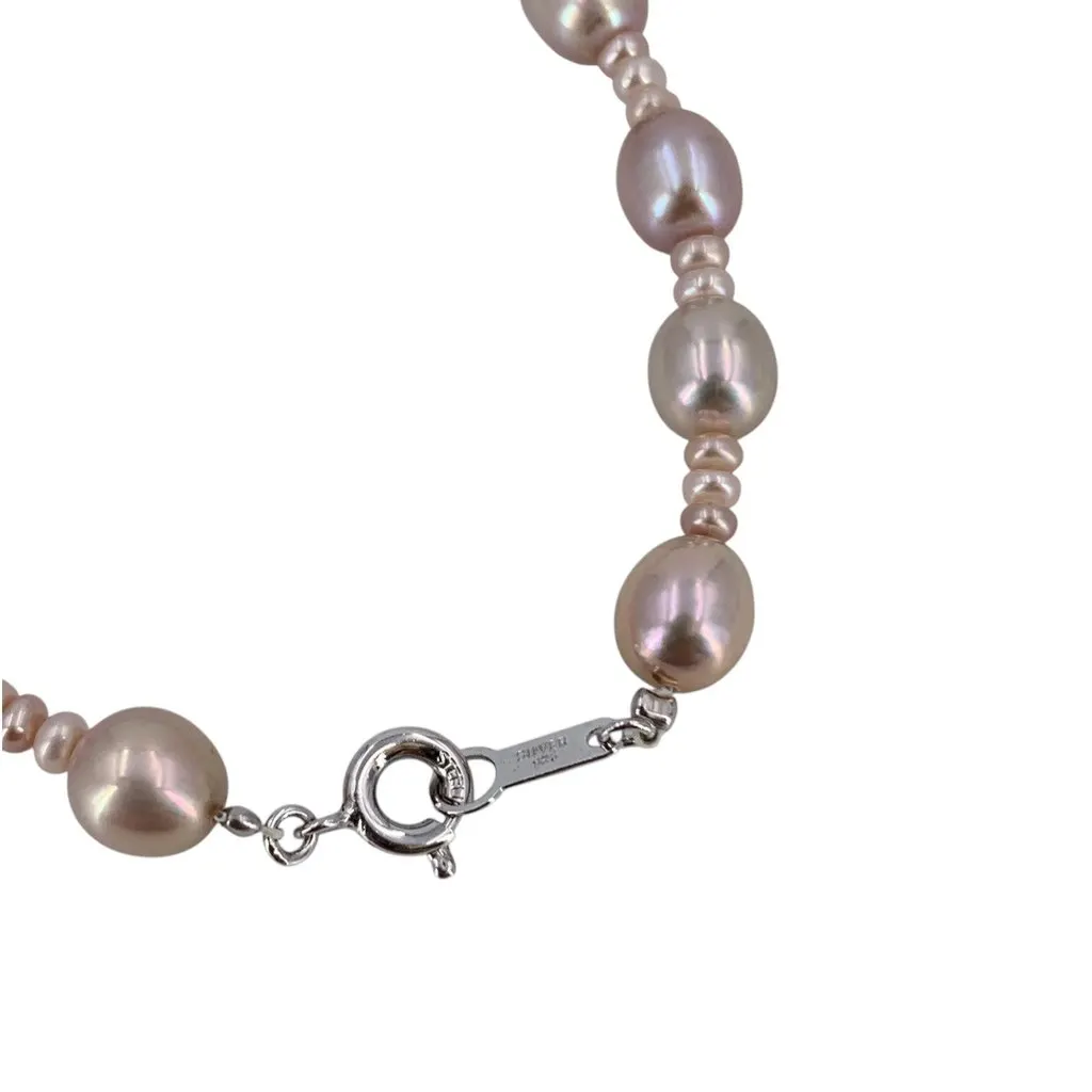 Unsigned Bracelet Pink Good - Model View