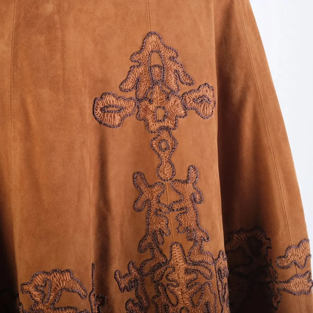 Unsigned Adrienne Landau Vintage Brown Embroidered Suede & Fox Fur Cape - '90s Brown Suede Good - Model View