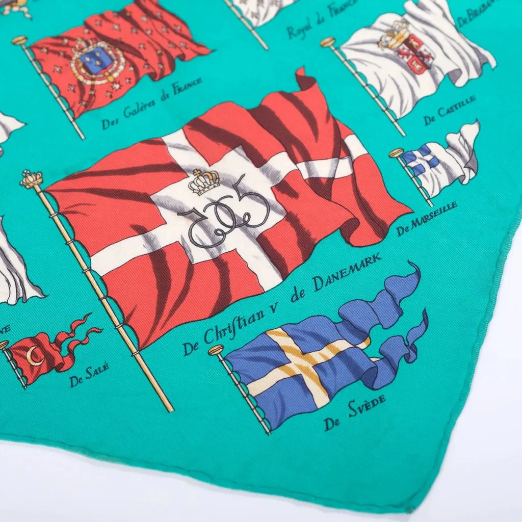 Hermès “Pavois” Green Silk Carré Scarf by Philippe Ledoux - '90s Green Silk Good - Inside View