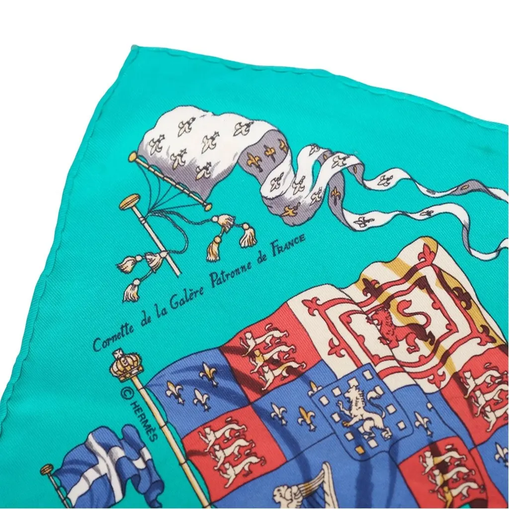 Hermès “Pavois” Green Silk Carré Scarf by Philippe Ledoux - '90s Green Silk Good - Box View