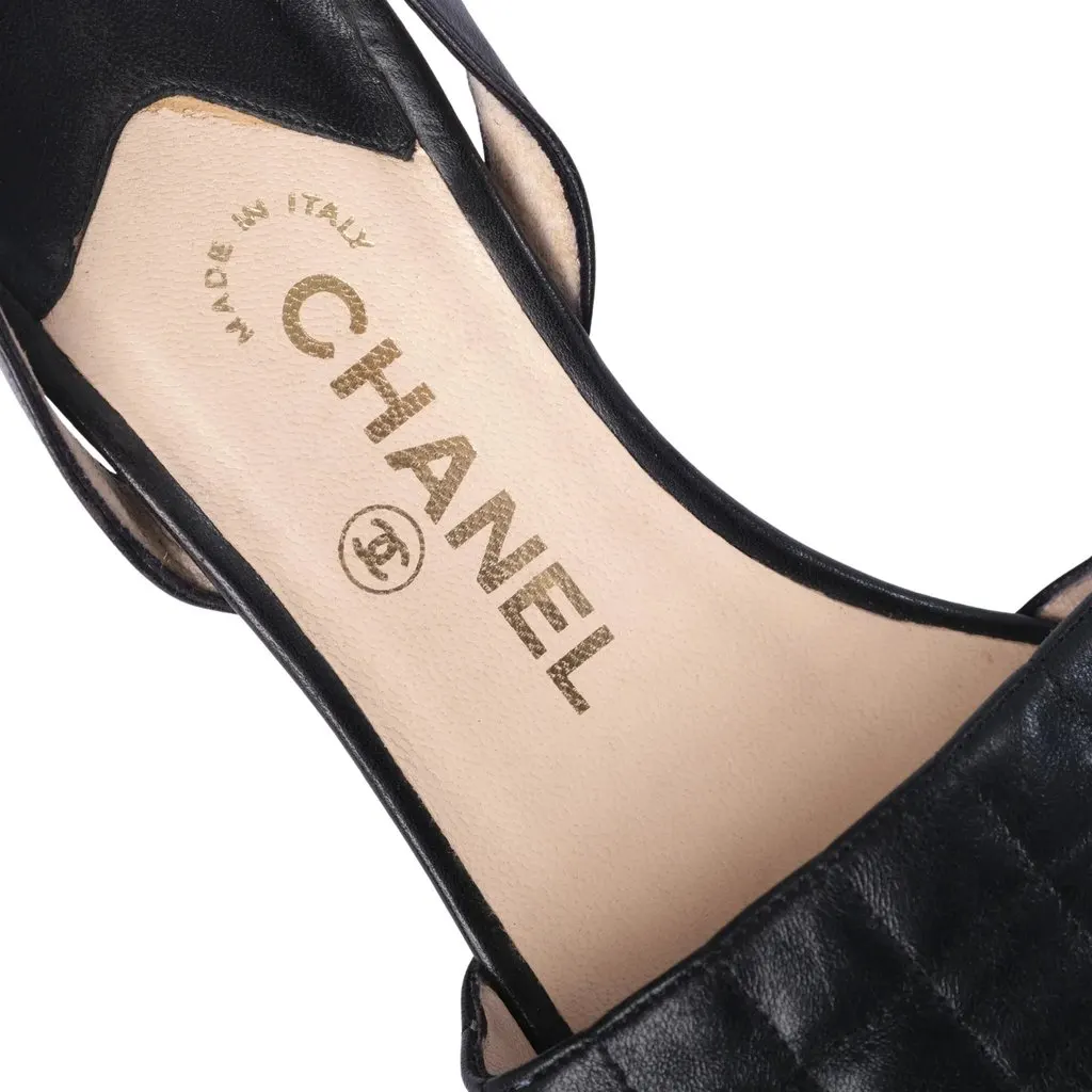 Chanel Black Quilted Leather Slingback Sandals - '00s Black Leather Good - Model View