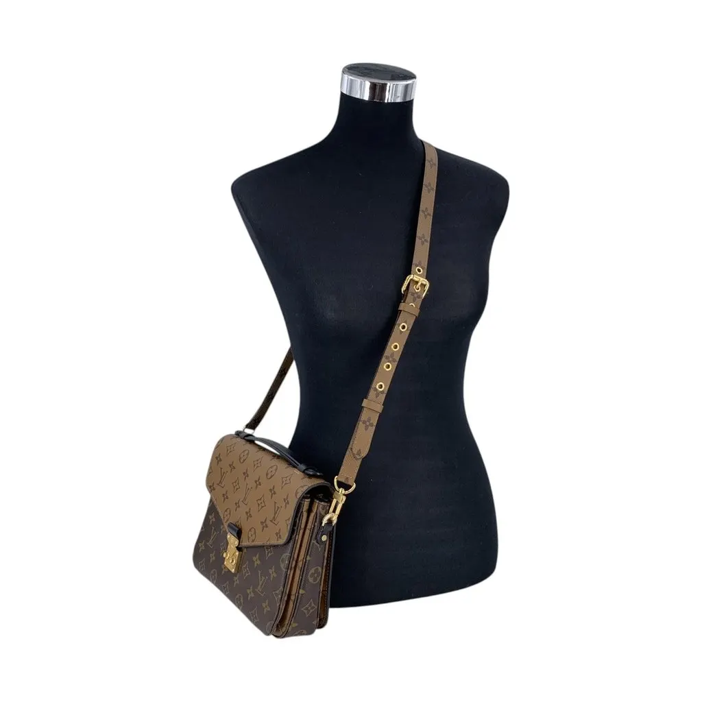 Louis Vuitton Crossbody Bag Metis Red Canvas Good - Back View