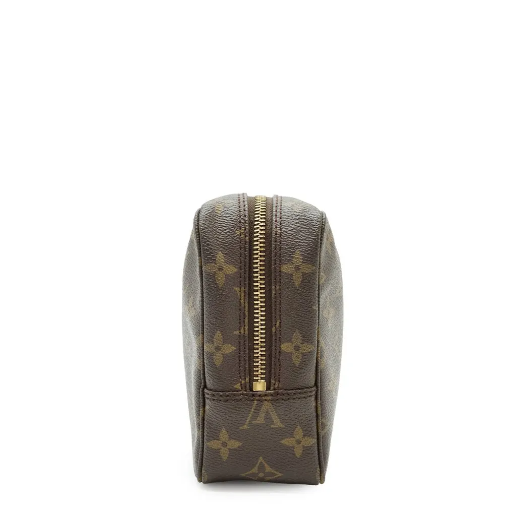 Louis Vuitton Clutch Bag Vintage Trousse de Toilette Brown Canvas Good - Model View