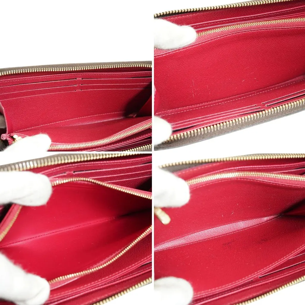 Louis Vuitton Wallet Brown Canvas Good - Model View