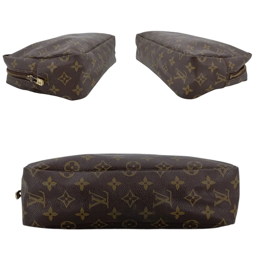 Louis Vuitton Clutch Bag Vintage Trousse de Toilette Brown Canvas Good - Model View