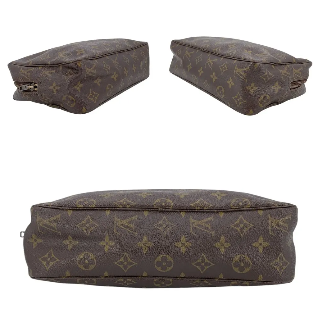 Louis Vuitton Clutch Bag Vintage Trousse de Toilette Brown Canvas Good - Model View