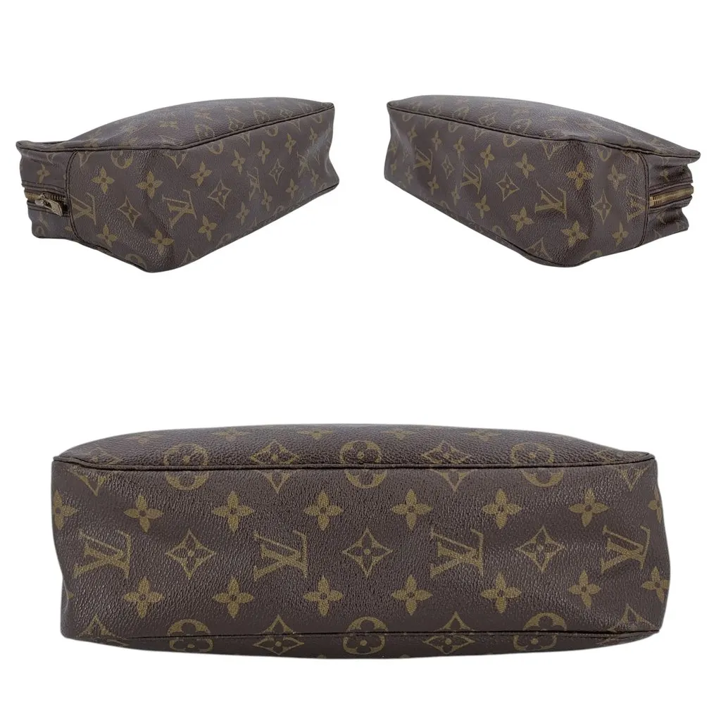 Louis Vuitton Clutch Bag Vintage Trousse de Toilette Brown Canvas Good - Model View