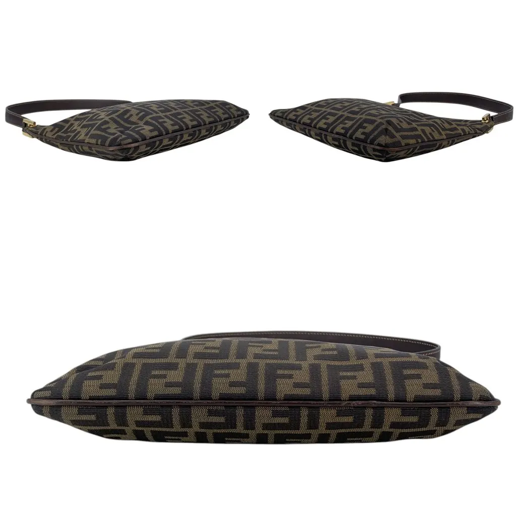 Fendi Shoulder Bag Vintage Zucca Brown Canvas Good - Model View