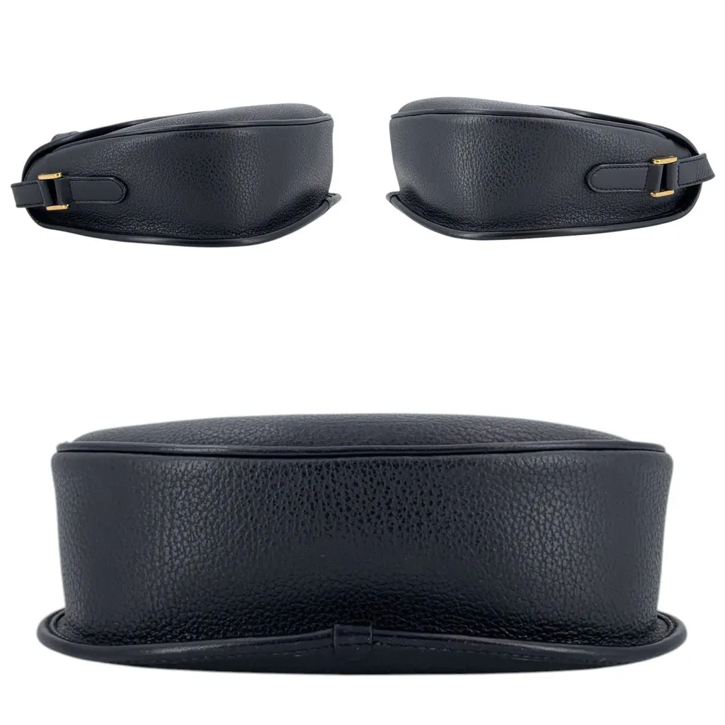 Gucci Crossbody Bag Vintage Black Leather Crest Zipper Pull Black Leather Good - Model View