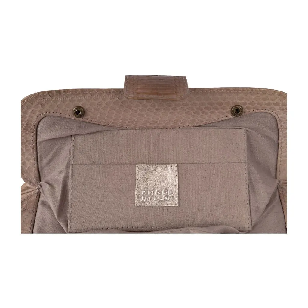 Unsigned Chandra Beige Clutch - '00s Beige Good - Model View