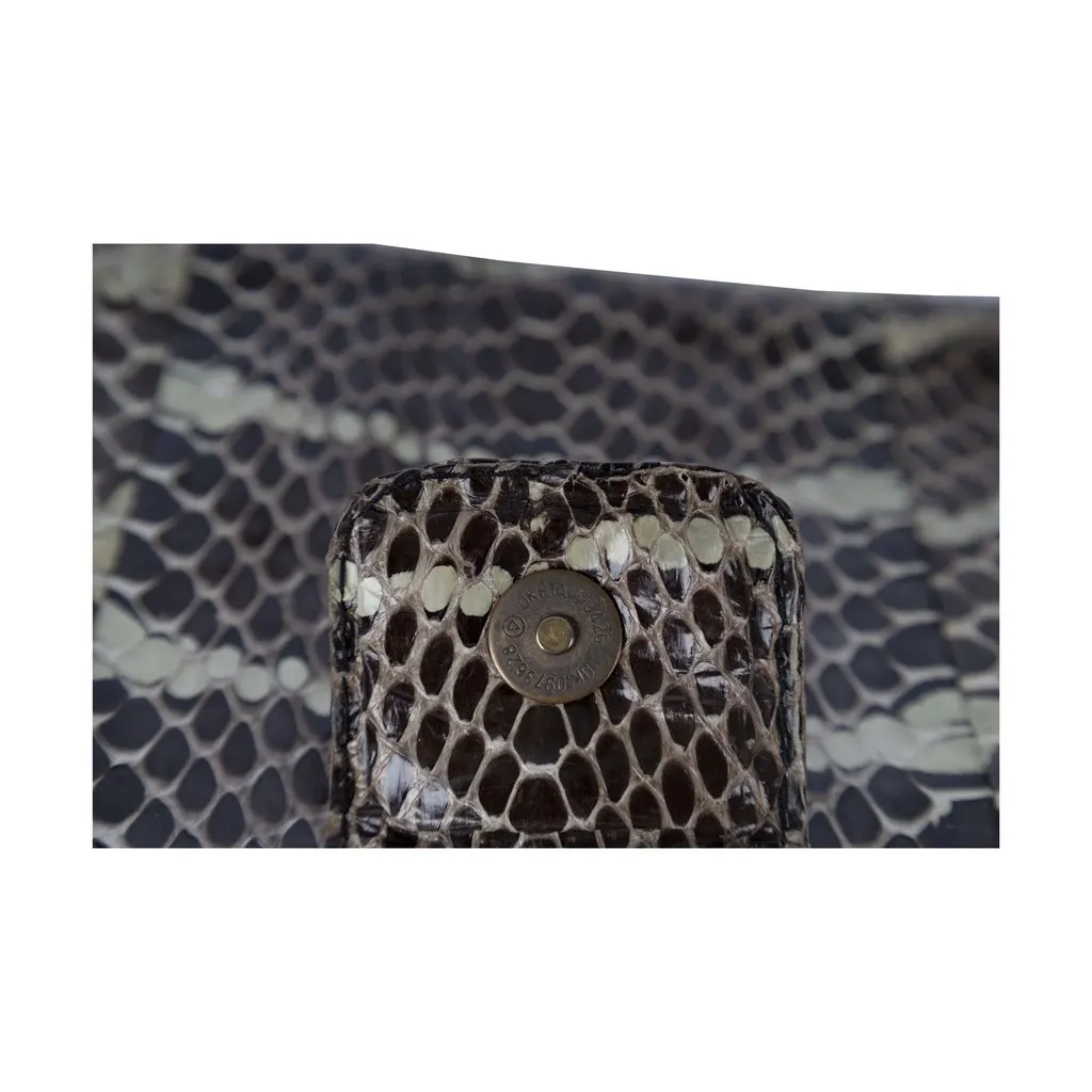 Unsigned Chandra Animal print Clutch - '00s Red Good - Model View