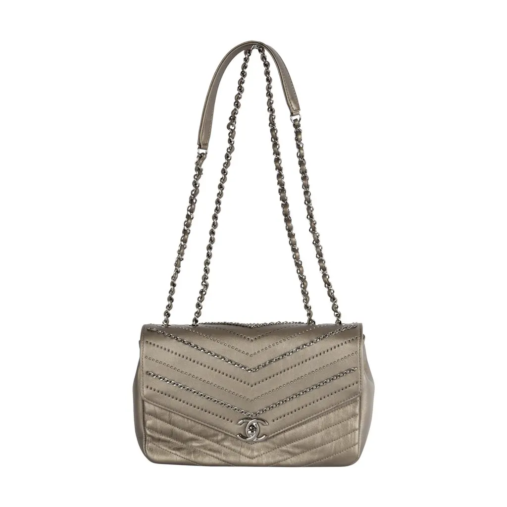 Chanel Embellished 'Chain Sequins' Chevron Flap Bag - '10s Silver Leather Good - Front View