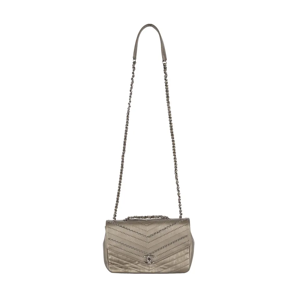 Chanel Embellished 'Chain Sequins' Chevron Flap Bag - '10s Silver Leather Good - Inside View
