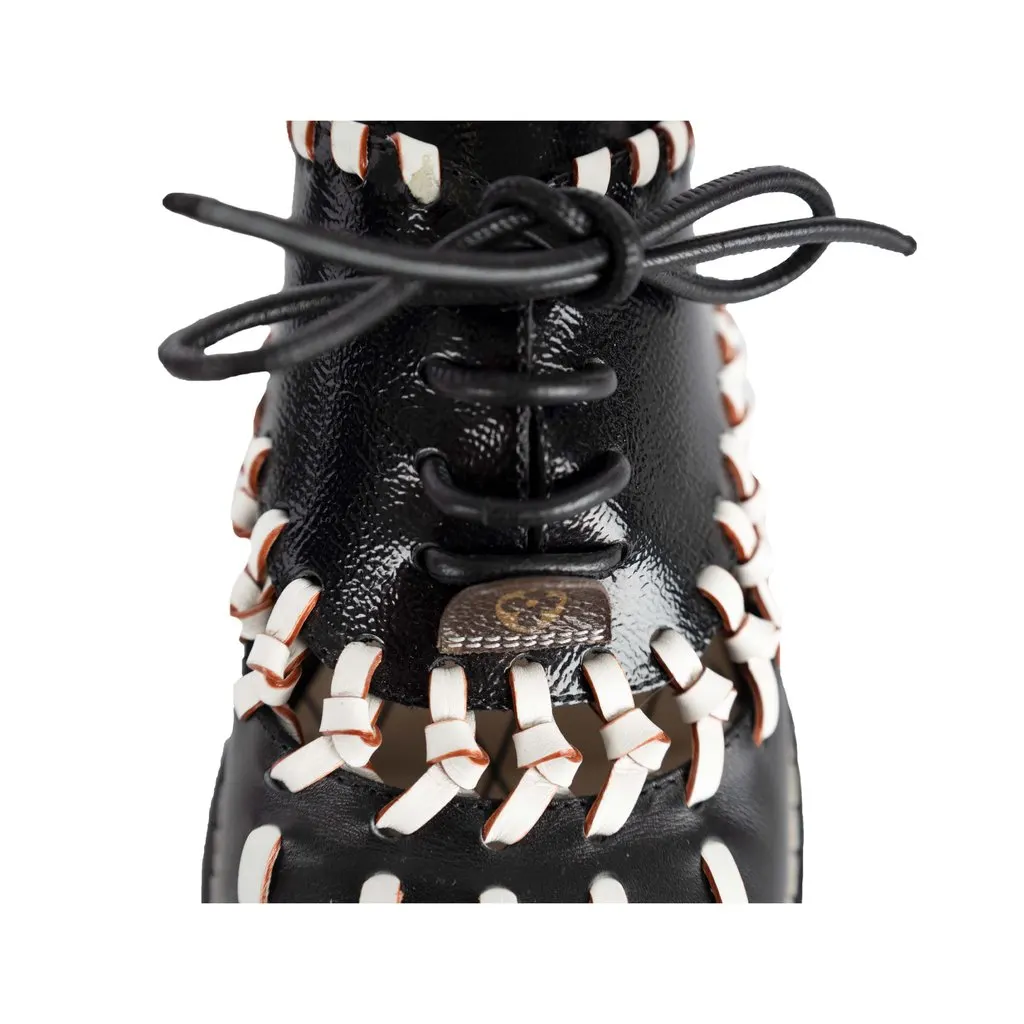 Louis Vuitton Manga Braided Oxford Shoes - '10s Black Good - Model View