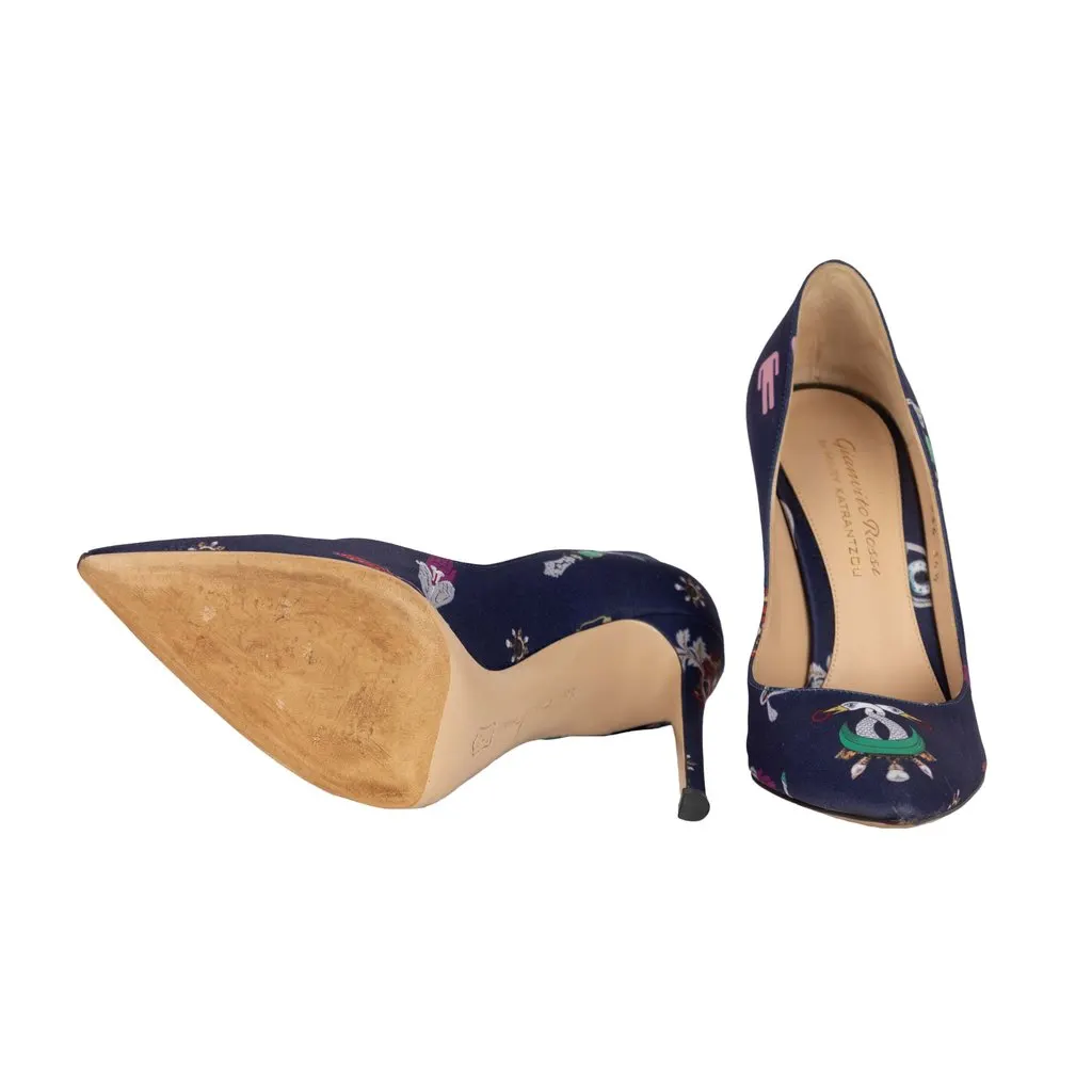 Gianvito Rossi Printed Pumps - '10s Navy Silk Good - Model View