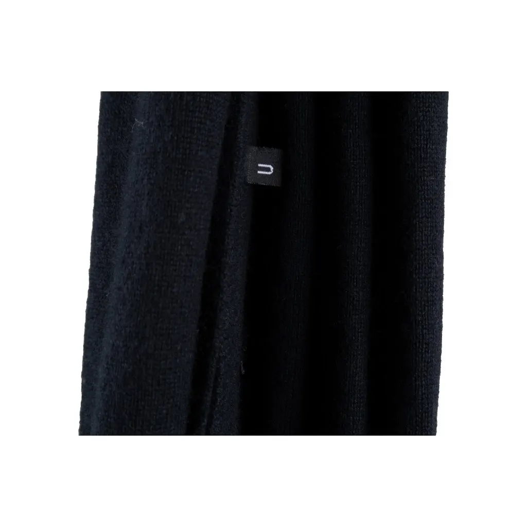 Unsigned Wool Shawl with Fringes - '10s Black Wool Good - Model View