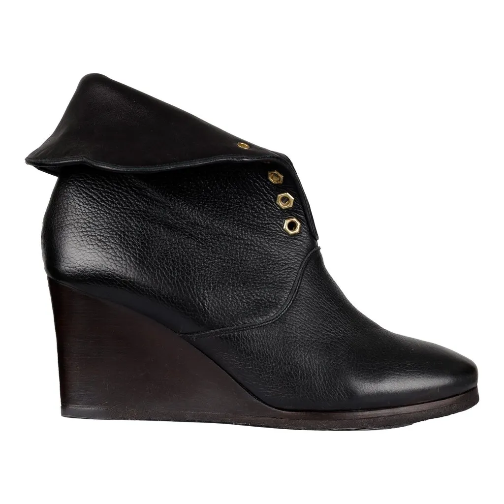 Chloé Eyelet Ankle Boots - '10s Black Leather Good - Model View