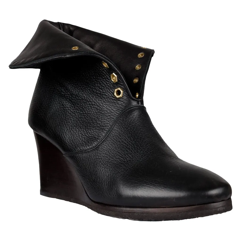Chloé Eyelet Ankle Boots - '10s Black Leather Good - Box View