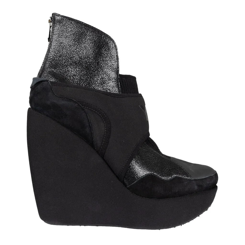 Y-3 Ankle Boots - '10s Black Leather Good - Front View