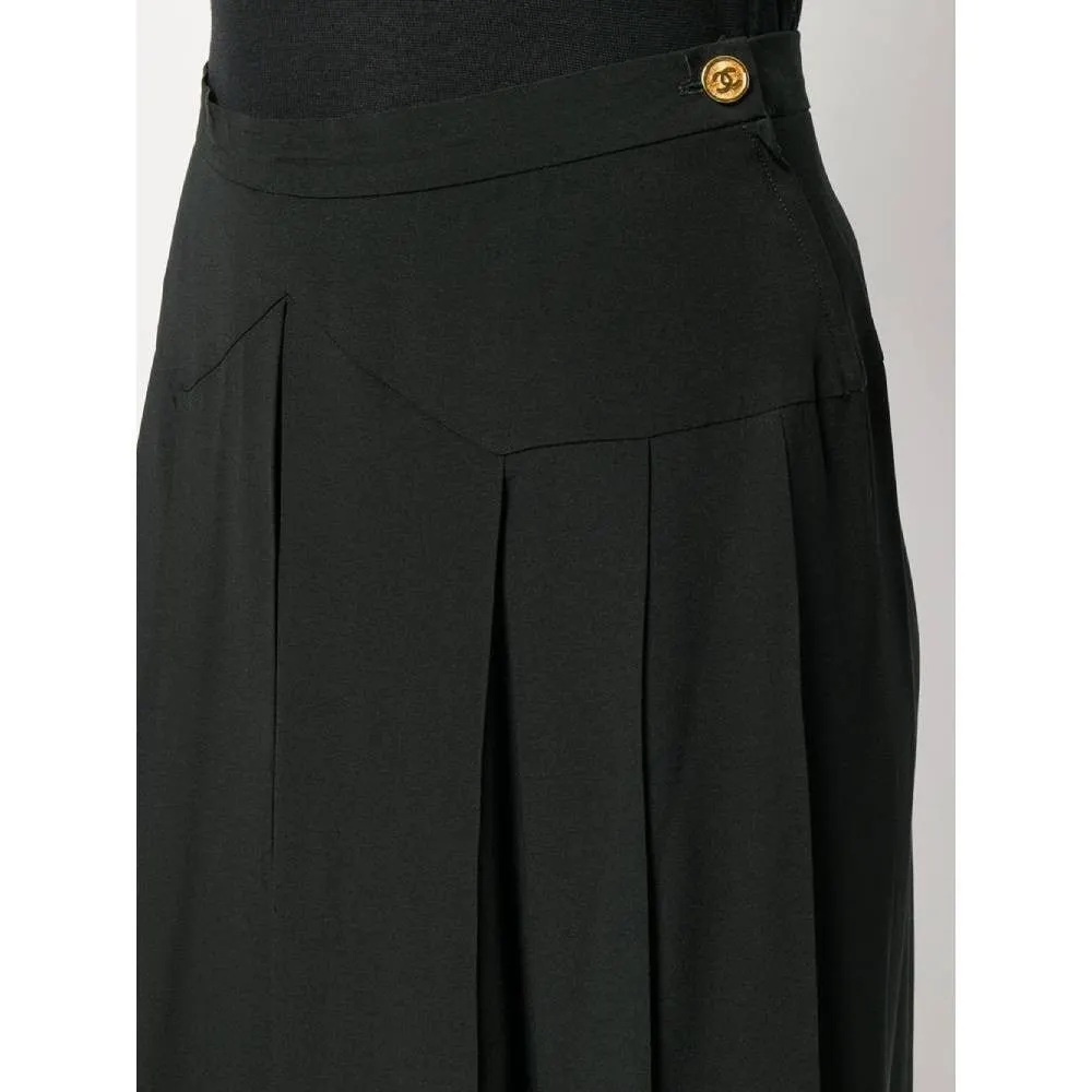Chanel Black Silk Skirt - '90s Black Silk Good - Model View
