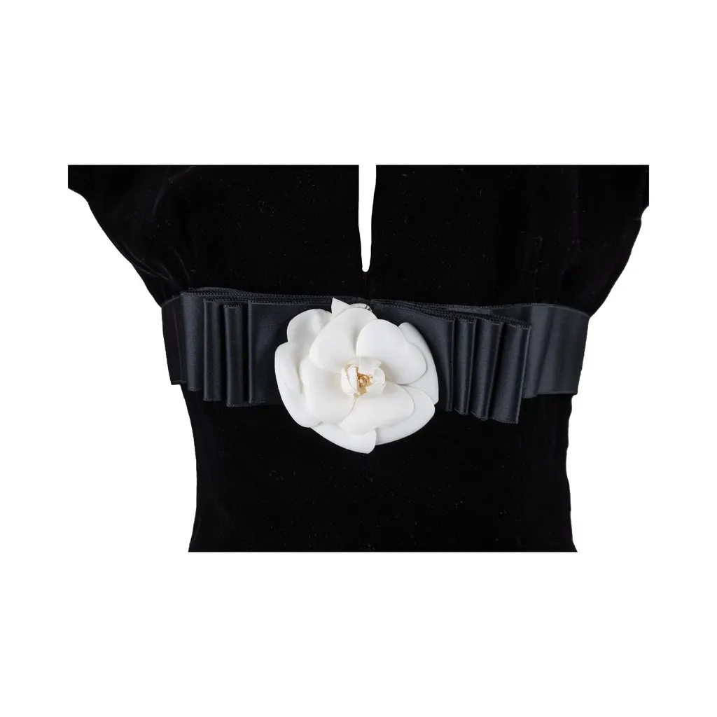 Unsigned Velvet and Lace Pleated Dress - '90s Black Velvet Good - Inside View