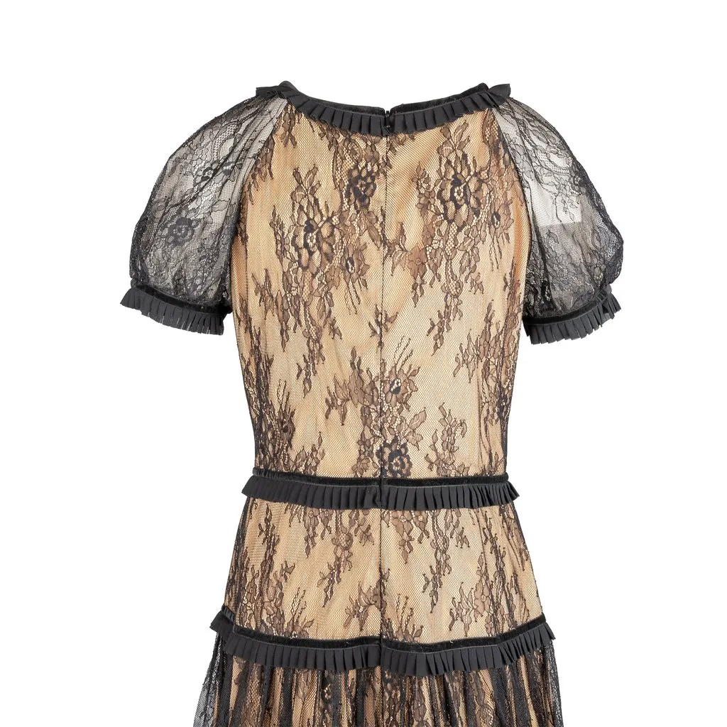 Unsigned Dress - '10s Black Lace Good - Model View