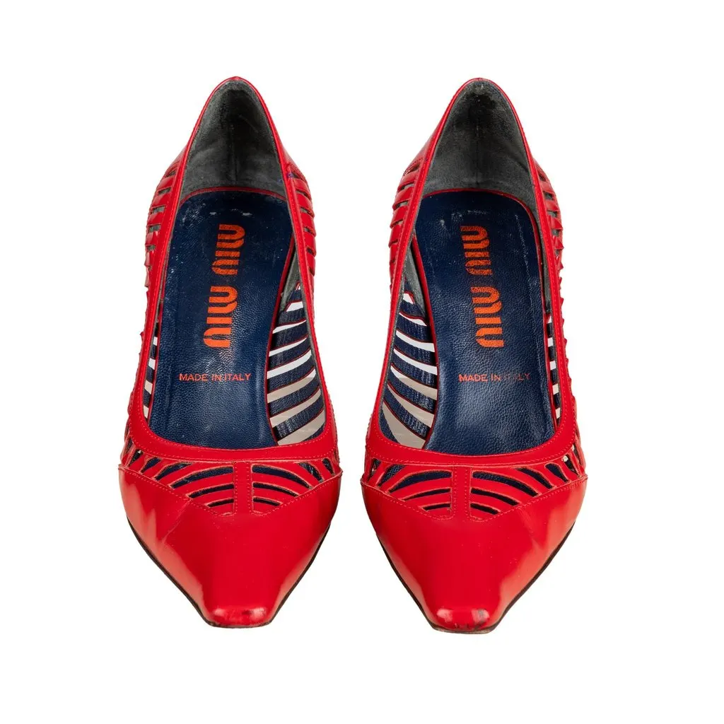 Miu Miu Cut-out Pointed Heels - '00s Red Leather Good - Model View