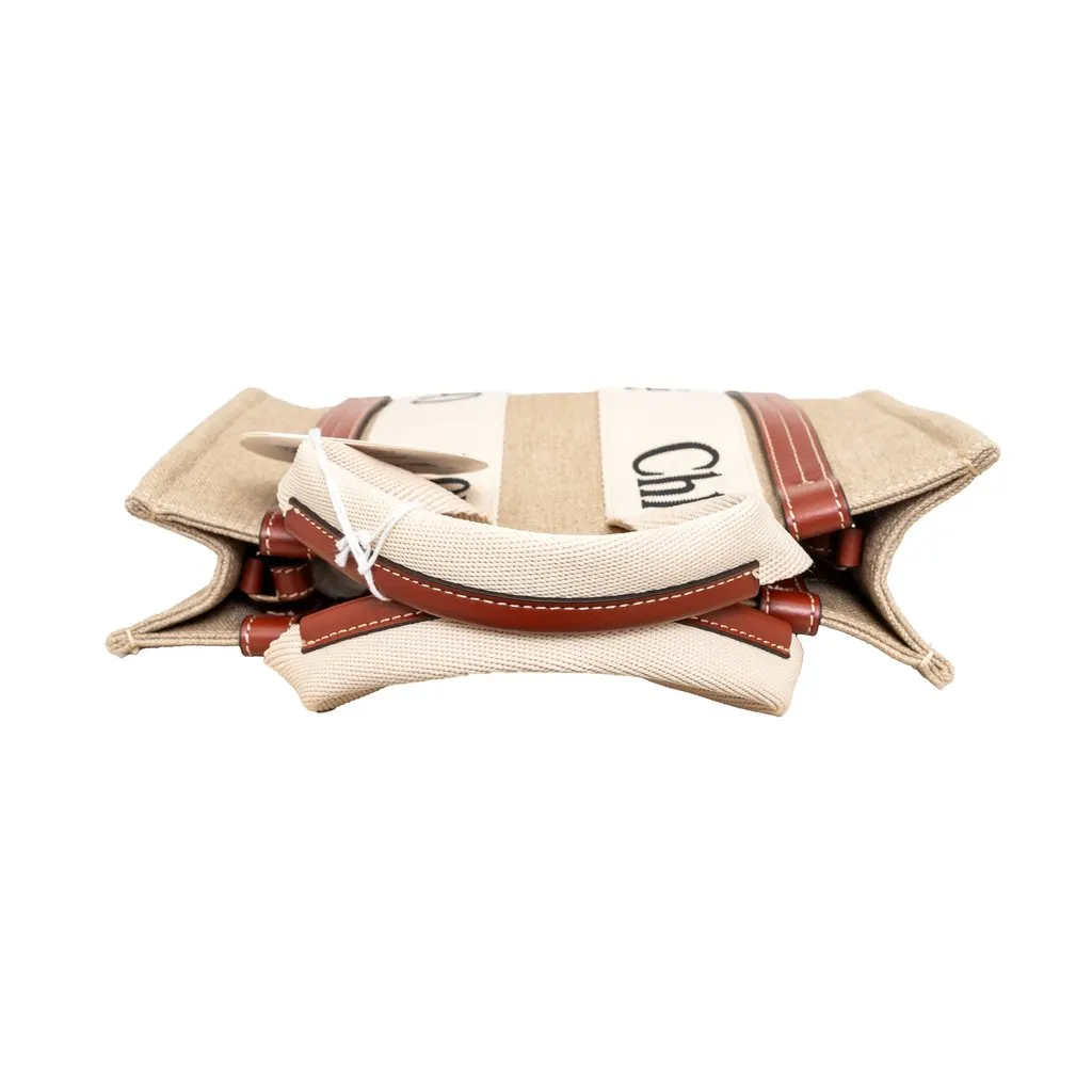 Chloé Small Woody Tote Bag - '20s Brown Linen Good - Model View