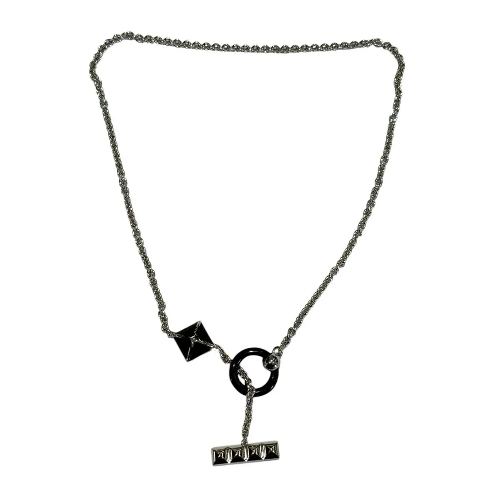Hermès Medor XO Necklace - '20s Red Lace Good - Front View