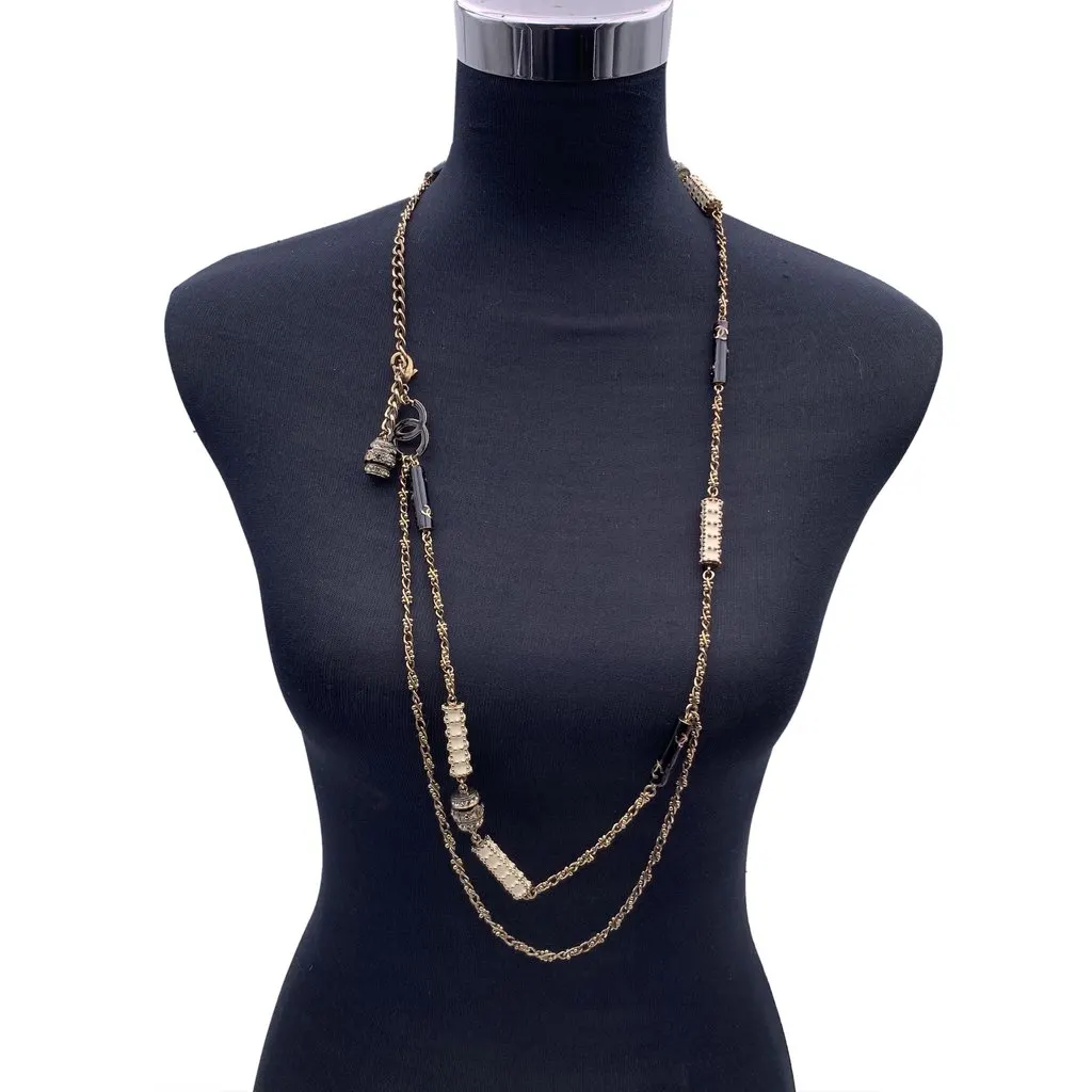 Chanel Necklace Gold Lace Good - Back View