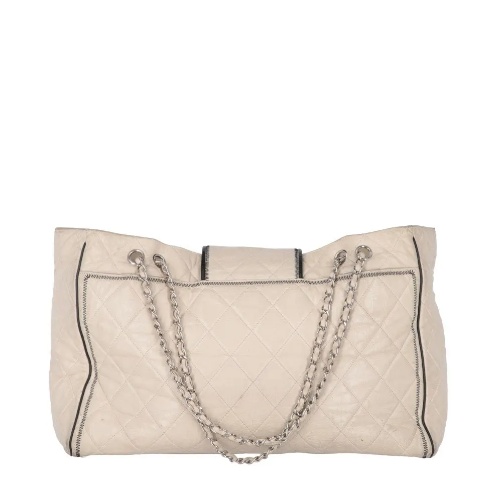 Chanel Beige Matelassé Leather Tote - 2000s Beige Leather Good - Inside View
