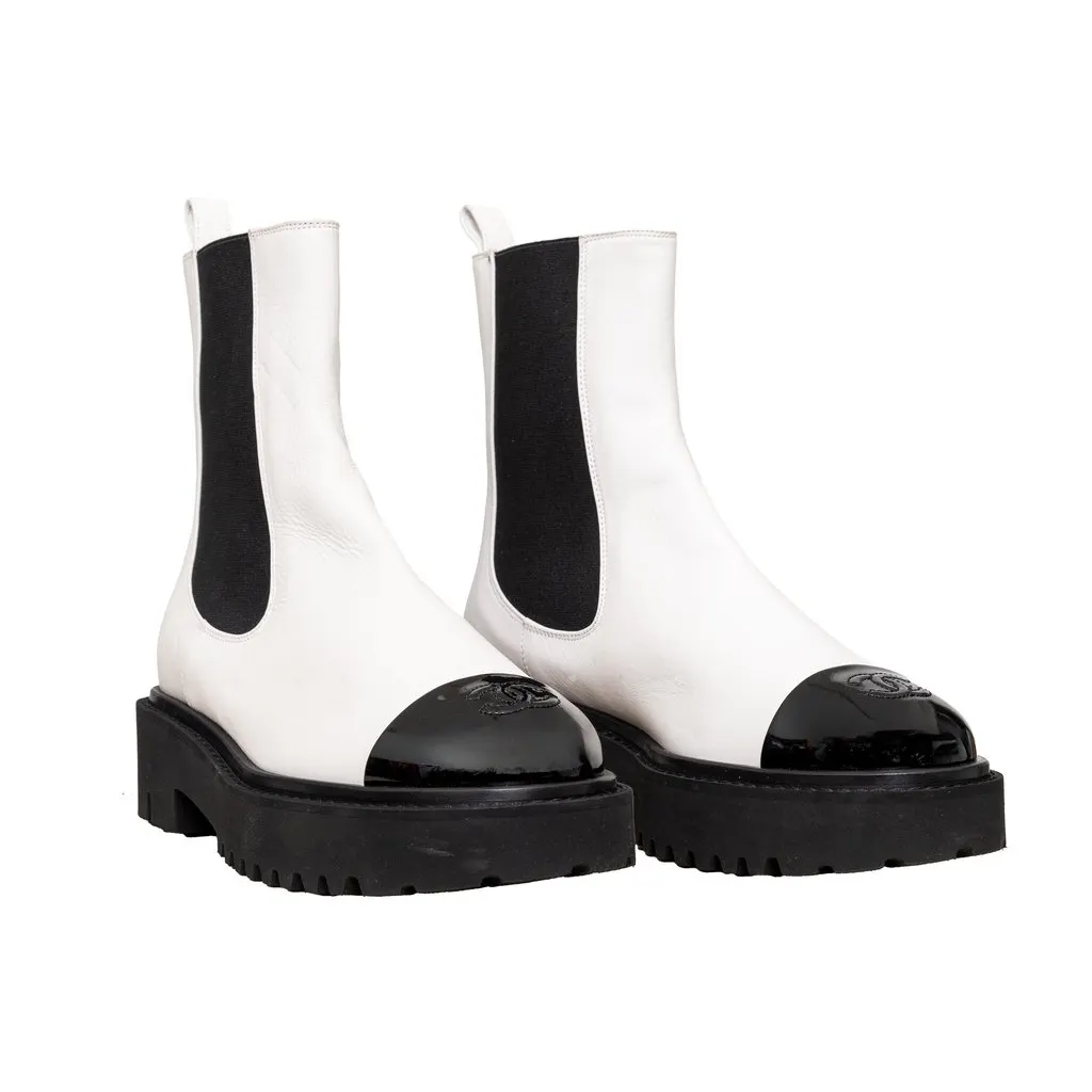 Chanel Patent Leather Ankle Boots - '10s Black Leather Good - Inside View
