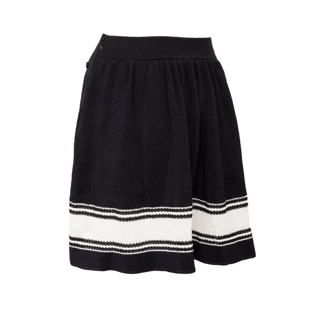 Chanel Knit Skirt - '10s White Silk Good - Model View