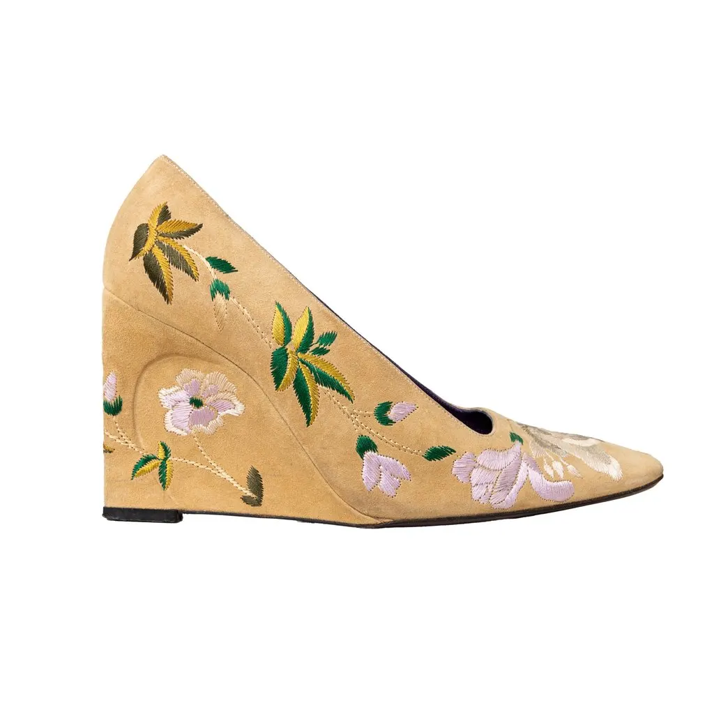 Fendi Vintage Embroidered Wedge Heels - '00s Red Suede Good - Front View