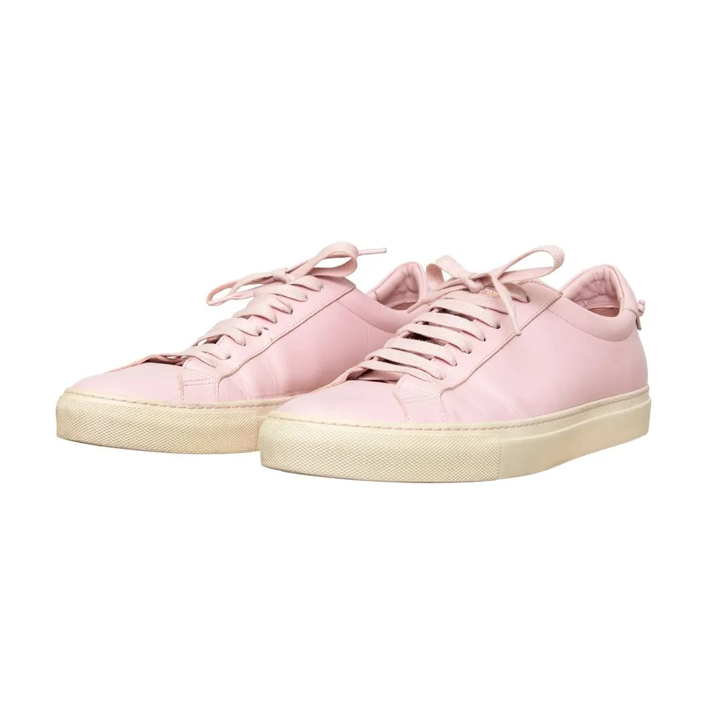 Givenchy Classic Low Sneakers - '10s Pink Leather Good - Model View