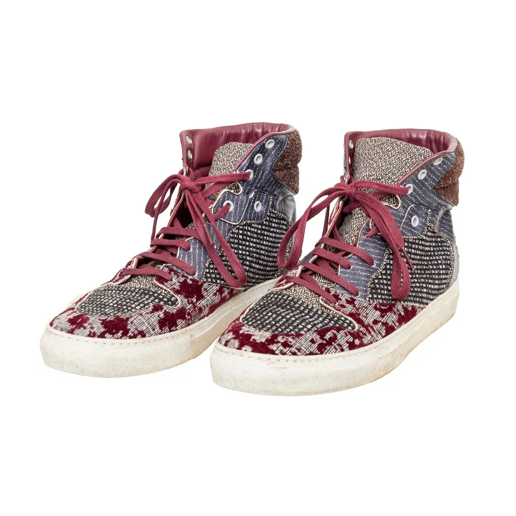 Balenciaga High Top Sneakers - '20s Grey Suede Good - Model View