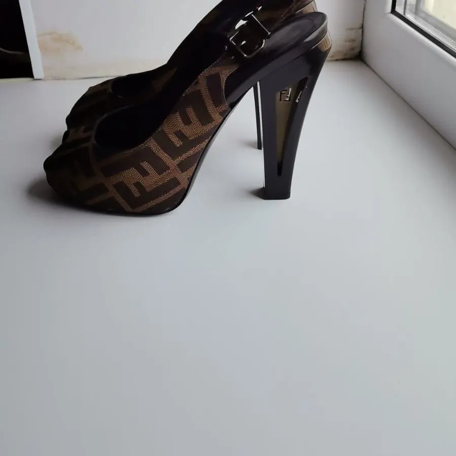 Fendi Feel more comfortable Camel Cotton Never worn - Inside View