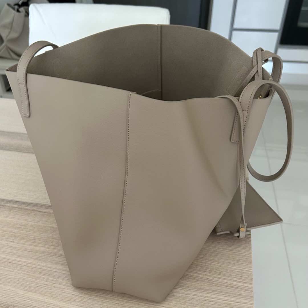 Saint Laurent Tote - 4