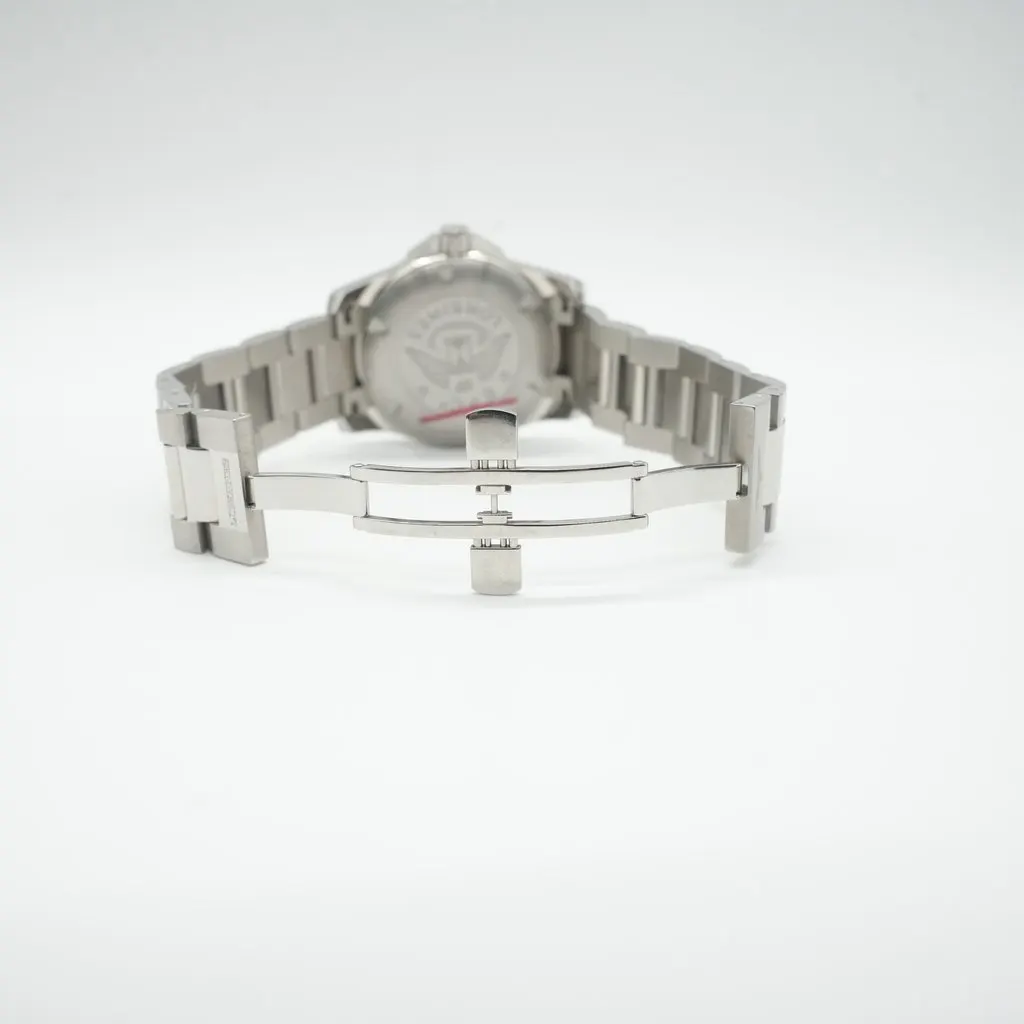 Longines 41 mm Conquest Automatic L3.677.4.76.6 White Good - Inside View