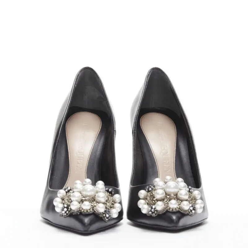 Alexander McQueen Pearl Stiletto Pumps Black Leather Very good - Model View
