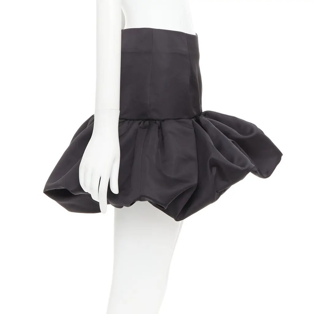 Area Black Silk Skirt Black Silk Very good - Model View