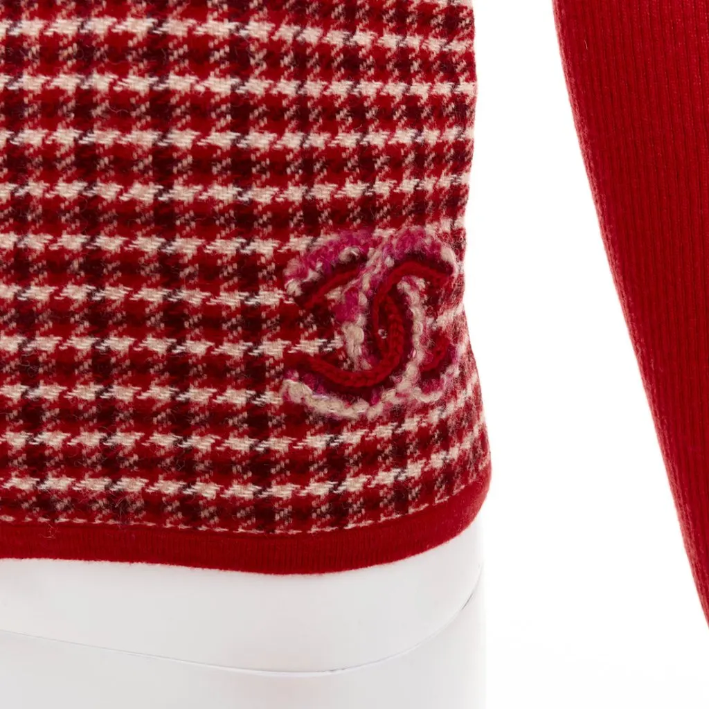 Chanel Red Cashmere Knitwear Red Cashmere Very good - Back View