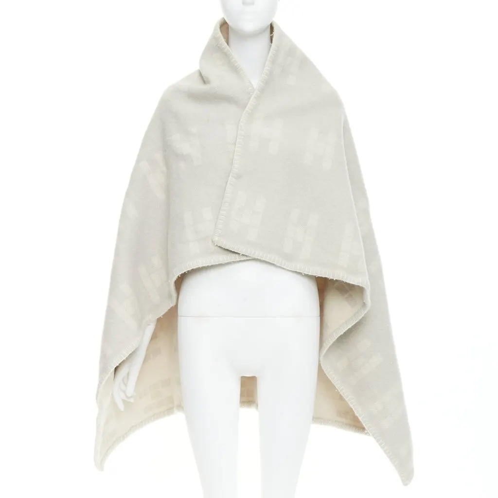 Hermès Grey Cashmere Scarf Grey Cashmere Fair - Back View