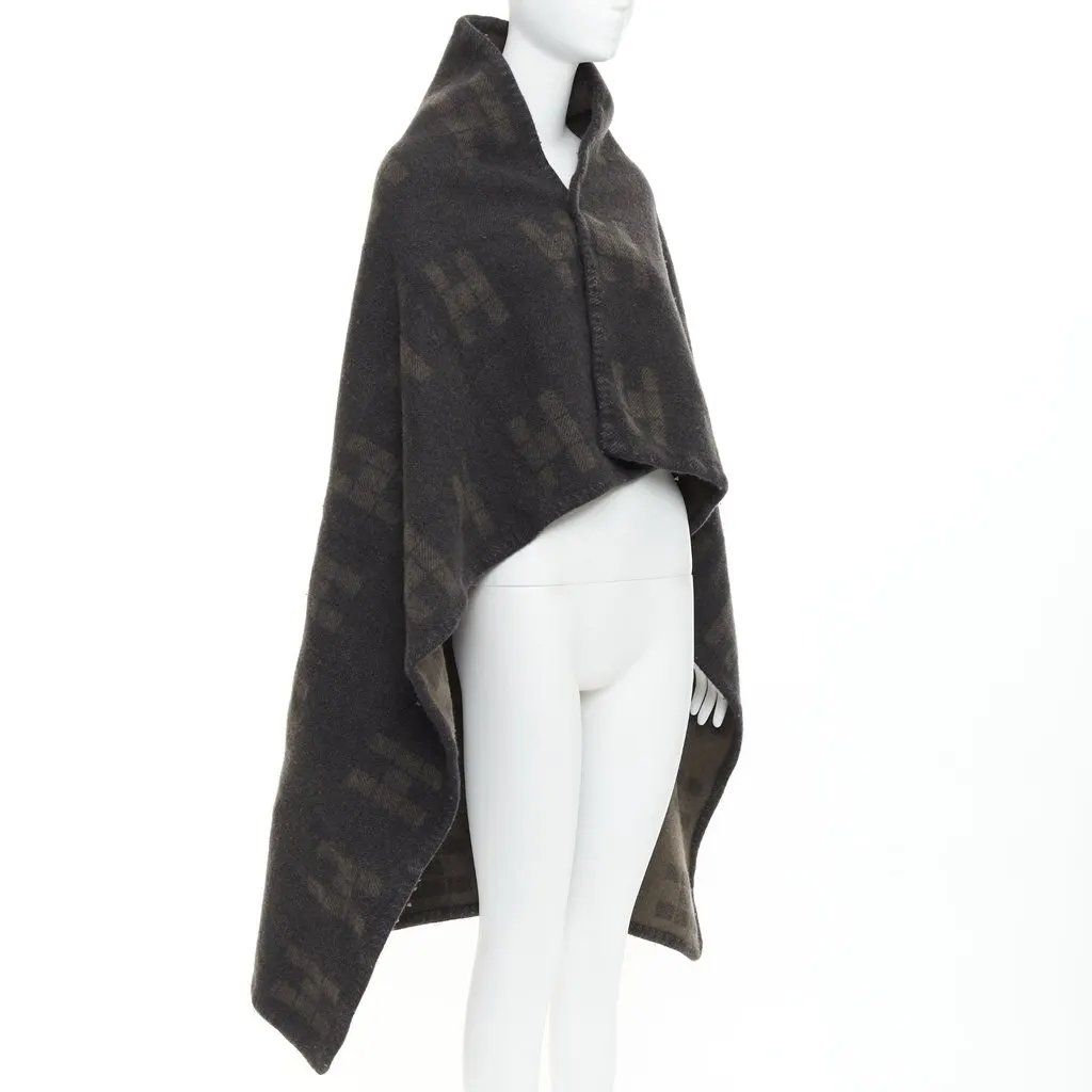 Hermès Khaki Scarf Khaki Fair - Inside View