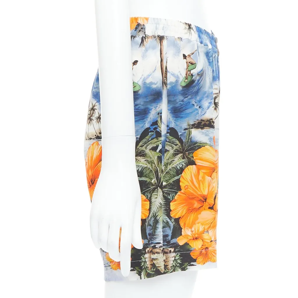 Stella McCartney Hawaiian shorts MultiColor Silk Never worn - Model View