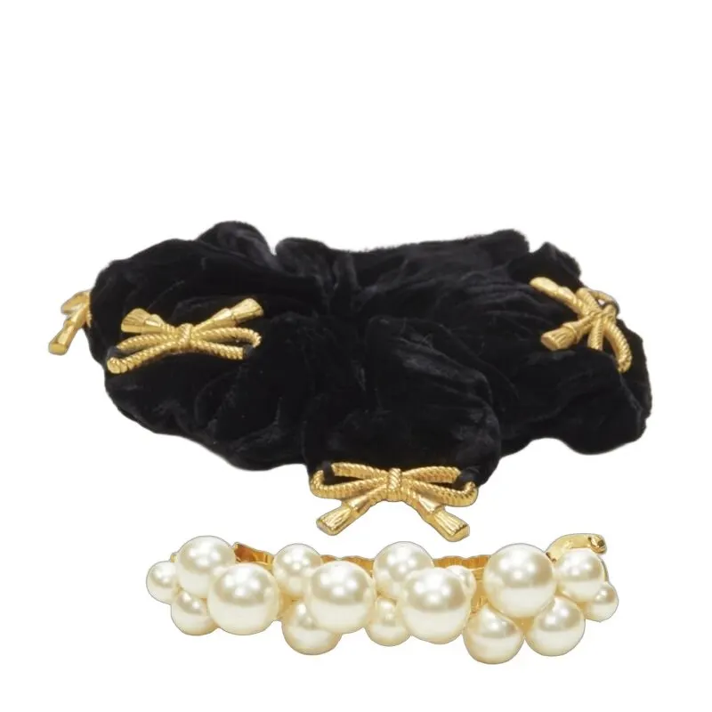 Unsigned Bow Scrunchie Black Velvet Very good - Front View