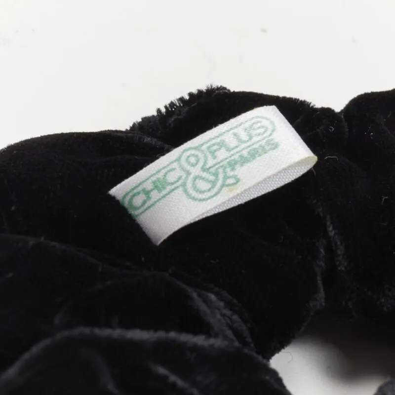 Unsigned Bow Scrunchie Black Velvet Very good - Model View