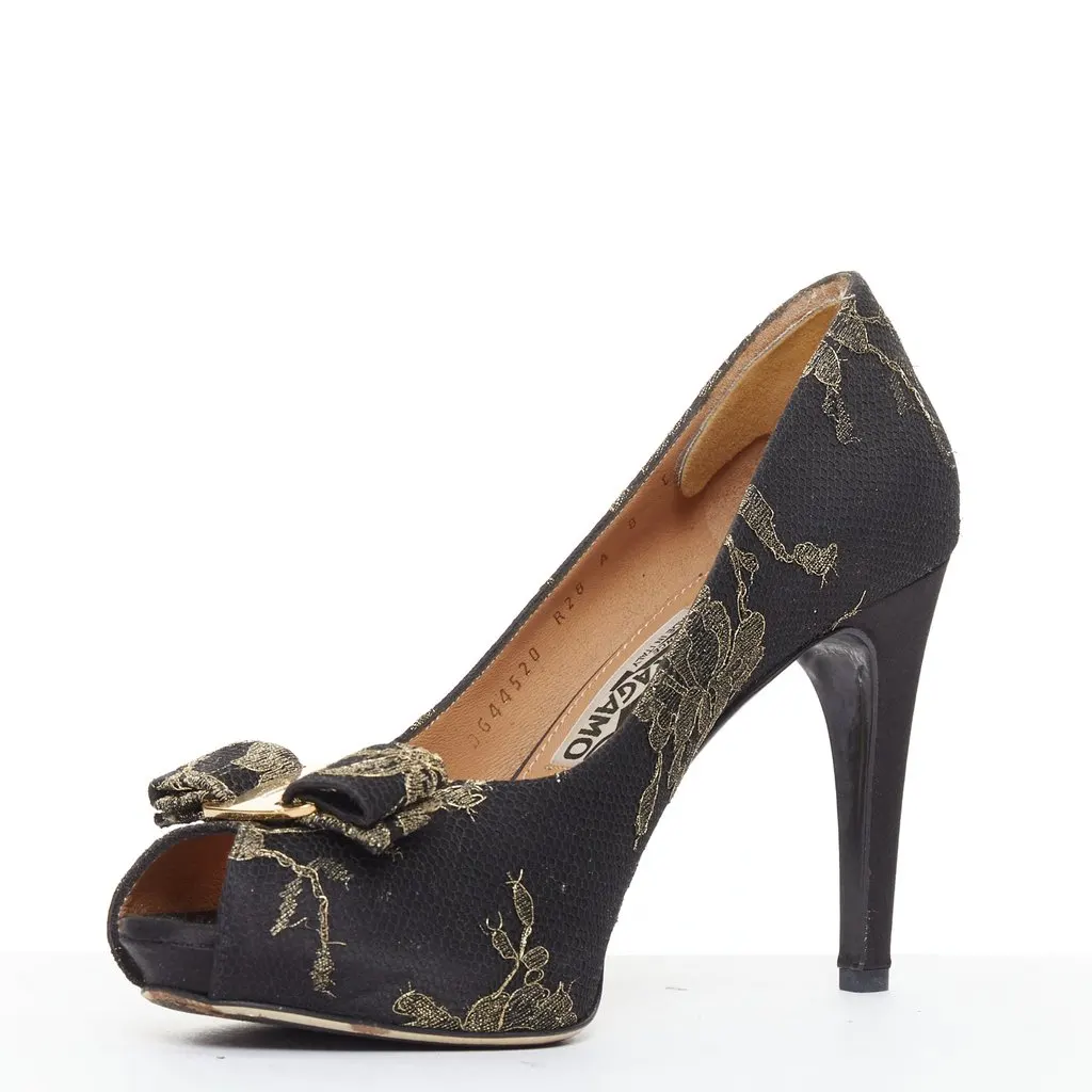Salvatore Ferragamo Teodora Black Silk Very good - Model View